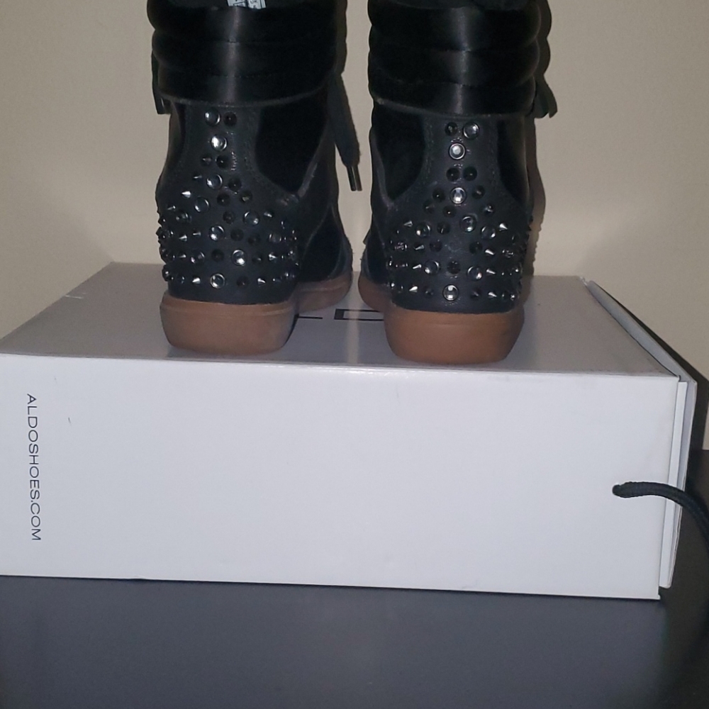 Shoes - Picture 6 of 6